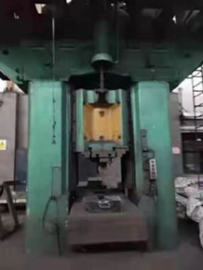 机械厂急售二手宏达1600吨螺旋压力机二手压力机